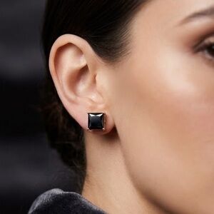 Elegant  Square Stud Earrings
14k Gold Plated.